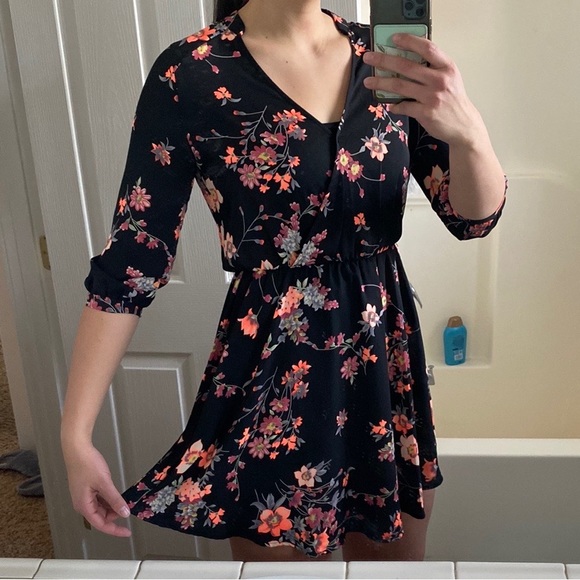 Lush black floral mid sleeve dress - Picture 2 of 5